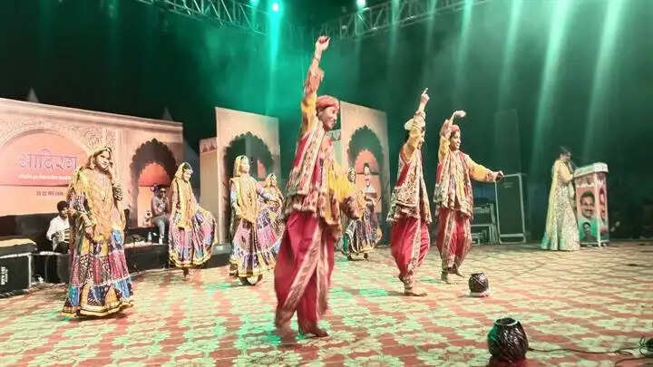 आदिरंग महोत्सवः गणगौर नृत्य, ढीमसा नृत्य, लहंगी नृत्य और भीली गायन का हुई प्रस्तुति