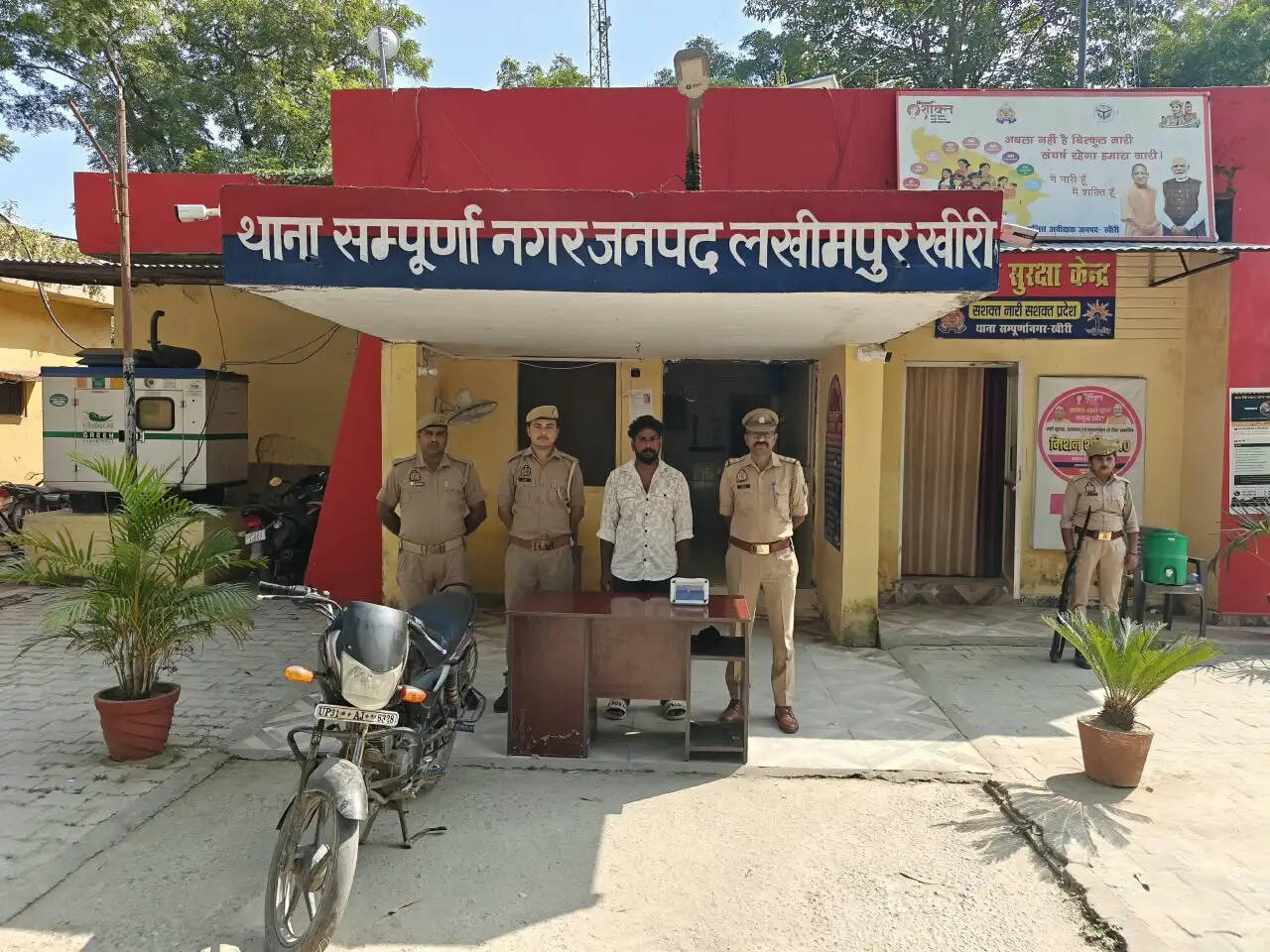 एनडीपीएस एक्ट में वांछित अभियुक्त गिरफ्तार, बाइक व एंड्रॉयड मोबाइल बरामद
