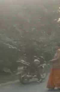 सीतापुर: बाइक पर बैठी महिला के कान से झाले नोचकर लुटेरा फरार