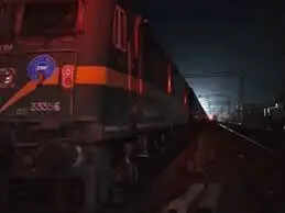 खंडवा में मालगाड़ी के वैगन से एलपीजी गैस रिसाव, 3 घंटे चला&nbsp;रेस्क्यू, राजधानी समेत 6 ट्रेनें प्रभावित