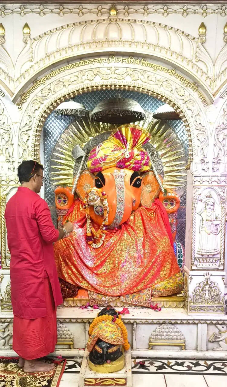 बुधादित्य और पुष्य नक्षत्र के महासंयोग पर महकी गुलाबी नगरी