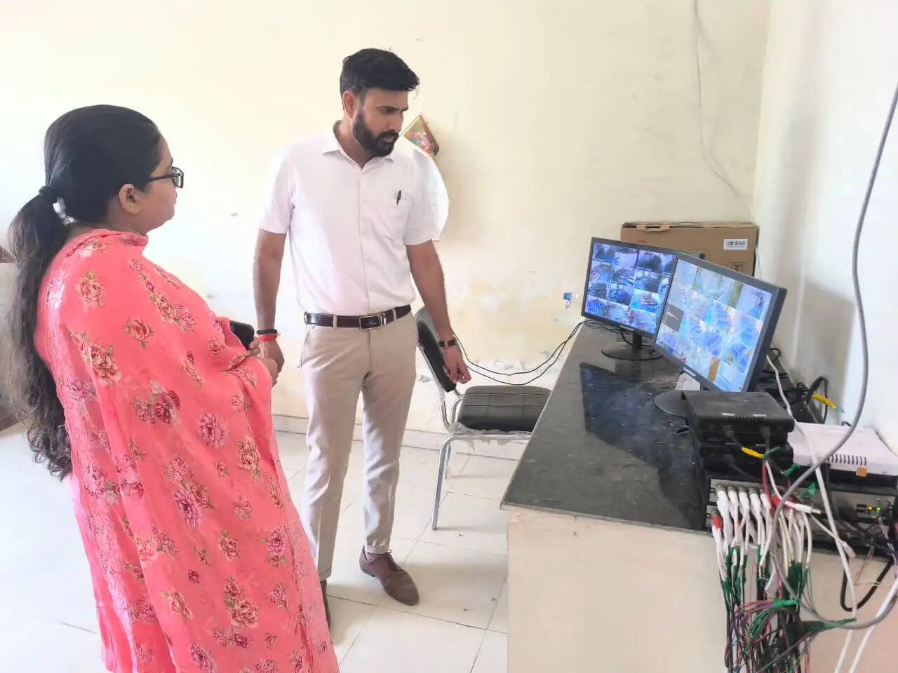 फरीदाबाद : नीट (यूजी) परीक्षा 2026 को लेकर एडीसी ने किया परीक्षा केन्द्रों का निरीक्षण