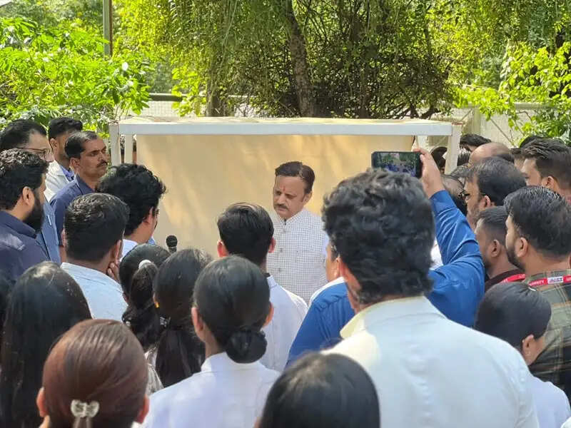नर्सिंग विद्यार्थियों ने परीक्षा परिणाम घोषित होने पर उप मुख्यमंत्री शुक्ल का जताया आभार