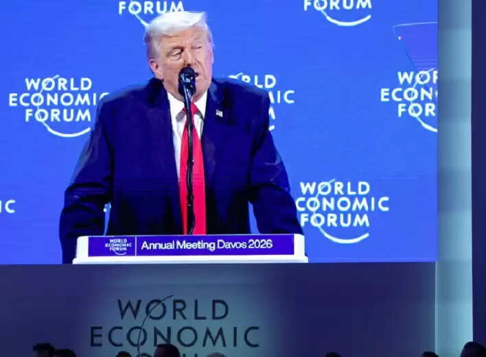 डब्ल्यूईएफ दावोस में ट्रंप का आक्रामक संबोधन: ग्रीनलैंड पर दावा, चीन-यूरोप की नीतियों पर तीखे तंज
