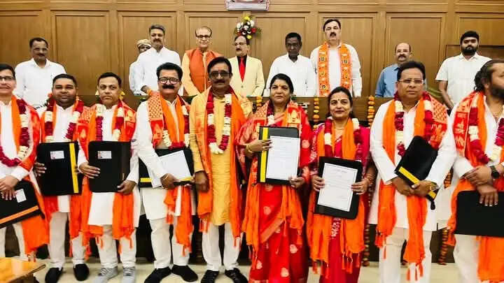 मुरादाबाद : 10 नामित पार्षदों ने ली पद व गोपनीयता की शपथ