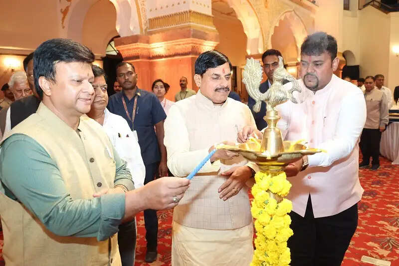 केंद्र और राज्य सरकार मिलकर मध्य प्रदेश के विकास को दे रहे हैं गति : मुख्यमंत्री डॉ. यादव