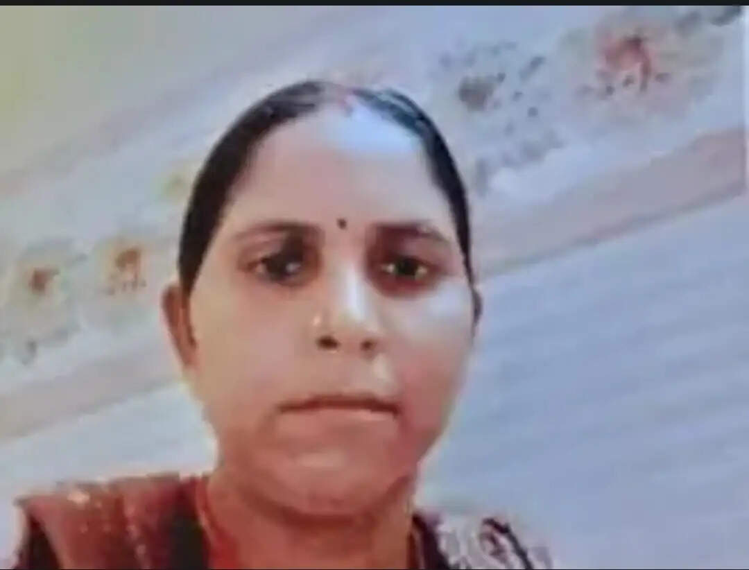 एक ही दिन उजड़ गया पूरा परिवार: मां की मौत के सदमे में पिता ने भी तोड़ा दम, दो मासूम बेटे हुए अनाथ