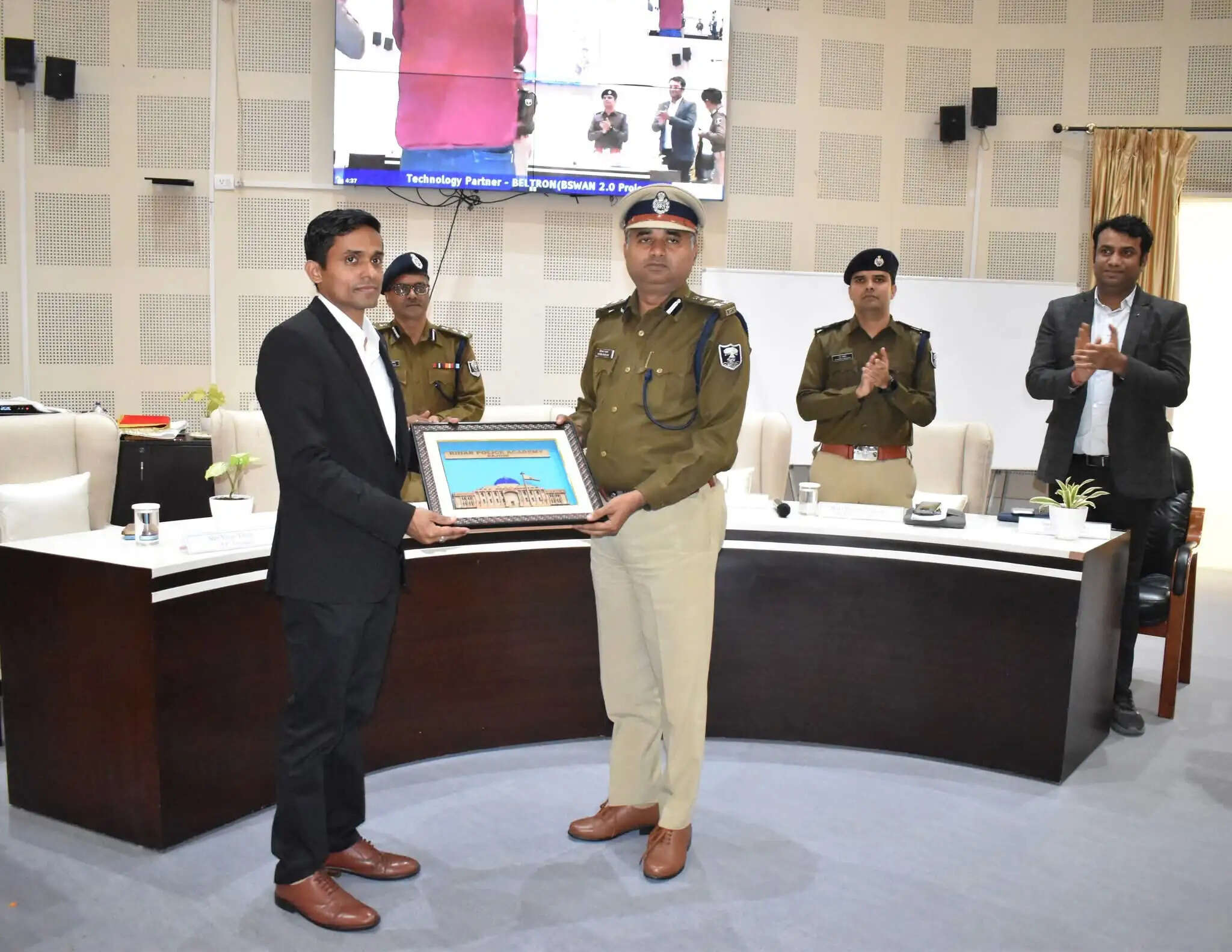 फर्जी एजेंटों के नेटवर्क पर पुलिस की नजर, विदेशों के नौकरी के नाम पर ठगी करने वालों पुलिस के रडार पर