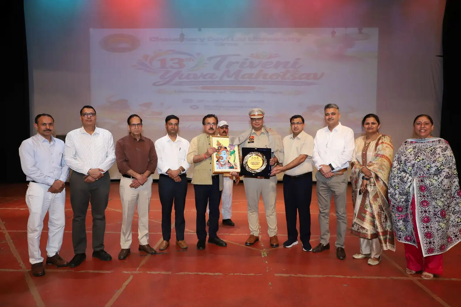 सिरसा: मेहनत और अनुशासन से ही उज्ज्वल भविष्य का निर्माण: एसपी दीपक सहारण