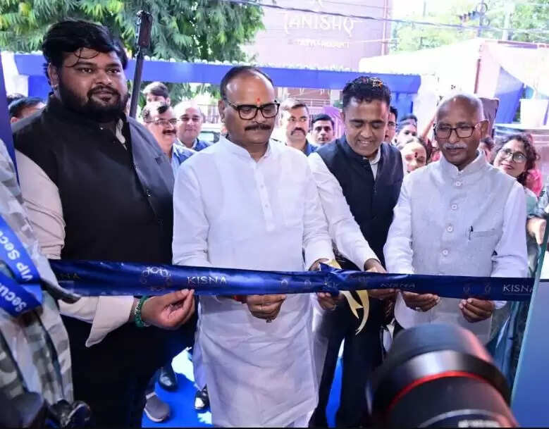 उप मुख्यमंत्री ब्रजेश पाठक ने किया किसना के नए शोरूम का उद्घाटन