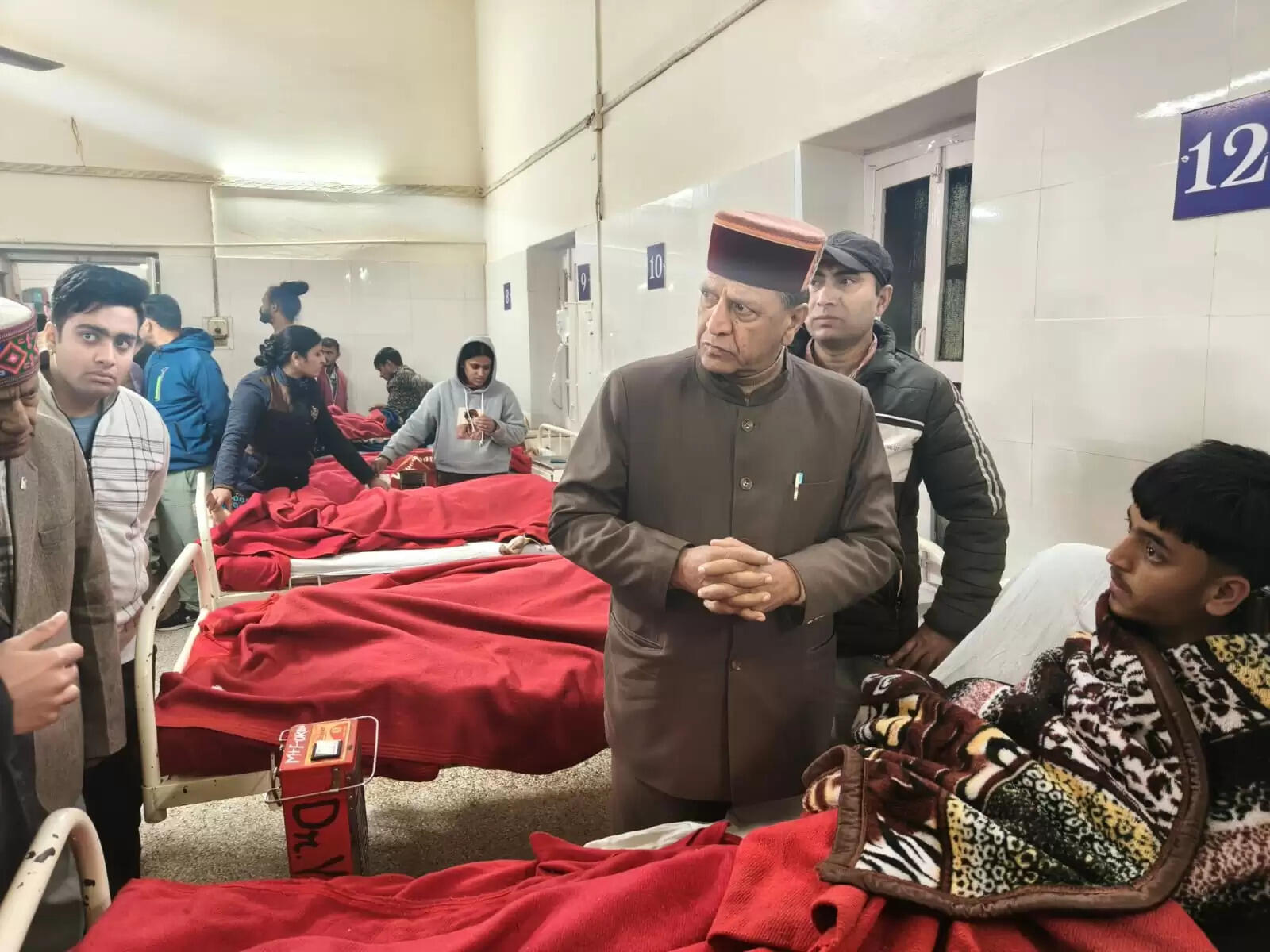 (लीड) हरिपुरधार बस हादसे में 14 लोगों की मौत, 38 घायल