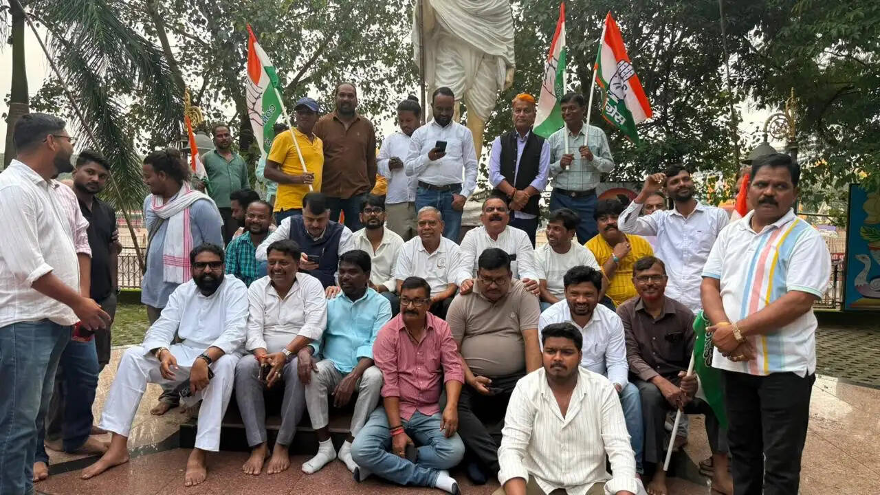 हल्द्वानी की घटना के विरोध में कांग्रेस ने जुलूस निकालकर जताया विरोध