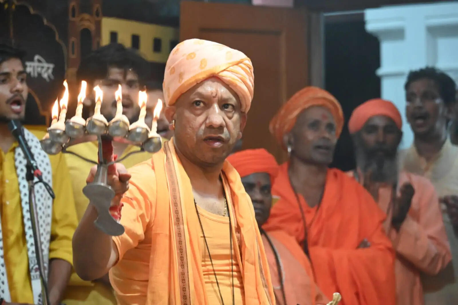 गोरक्षपीठ में वैदिक विधि विधान से शारदीय नवरात्र के विशेष अनुष्ठान का शुभारंभ