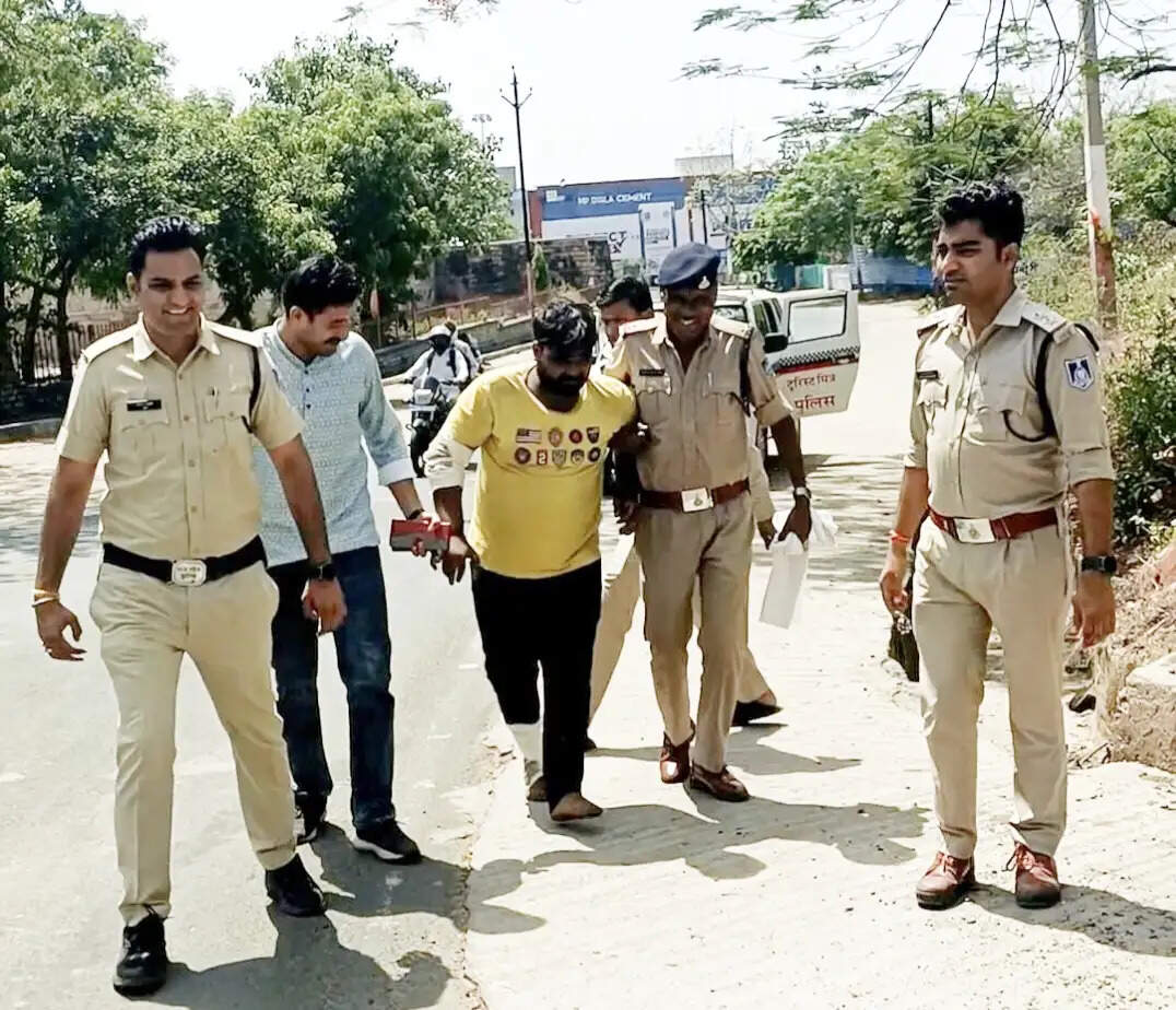 अशोकनगर : धर्म परिवर्तन का दबाव बनाकर दुष्कर्म का आरोप, आरोपित गिरफ्तार