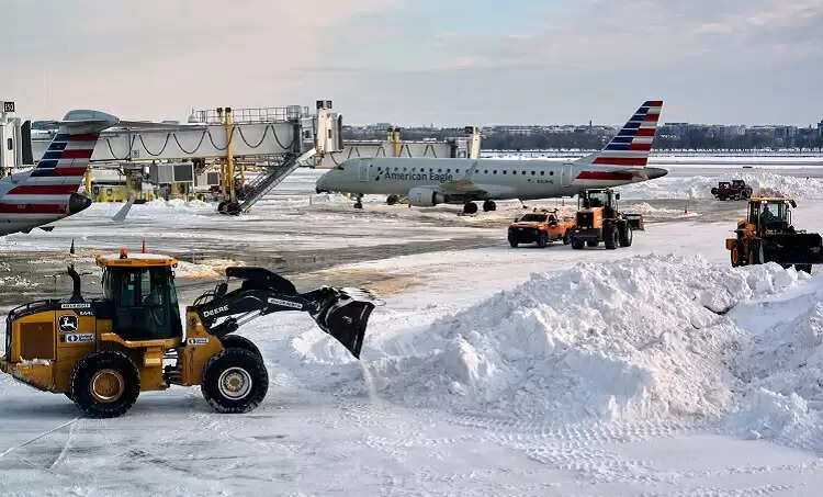 अमेरिका में भीषण शीतकालीन तूफान का कहर, कम से कम 15 लोगों की मौत