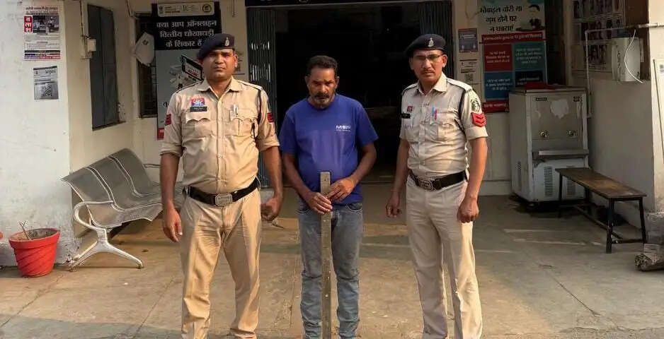 घर में घुसकर मारपीट करने वाला आरोपित गिरफ्तार, न्यायिक रिमांड पर भेजा गया जेल