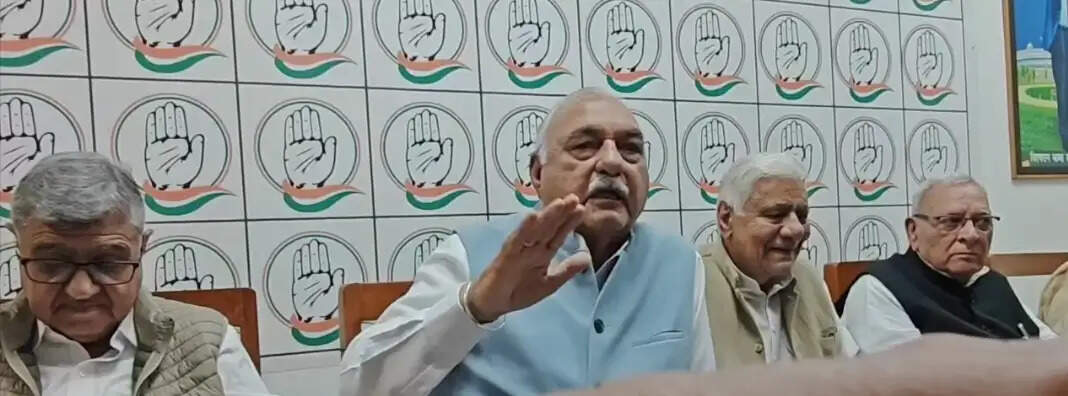 अगर नैतिकता है तो स्वयं इस्तीफा दें, पार्टी के साथ नही मतदाताओं का तोड़ा है विश्वास:हुड्डा