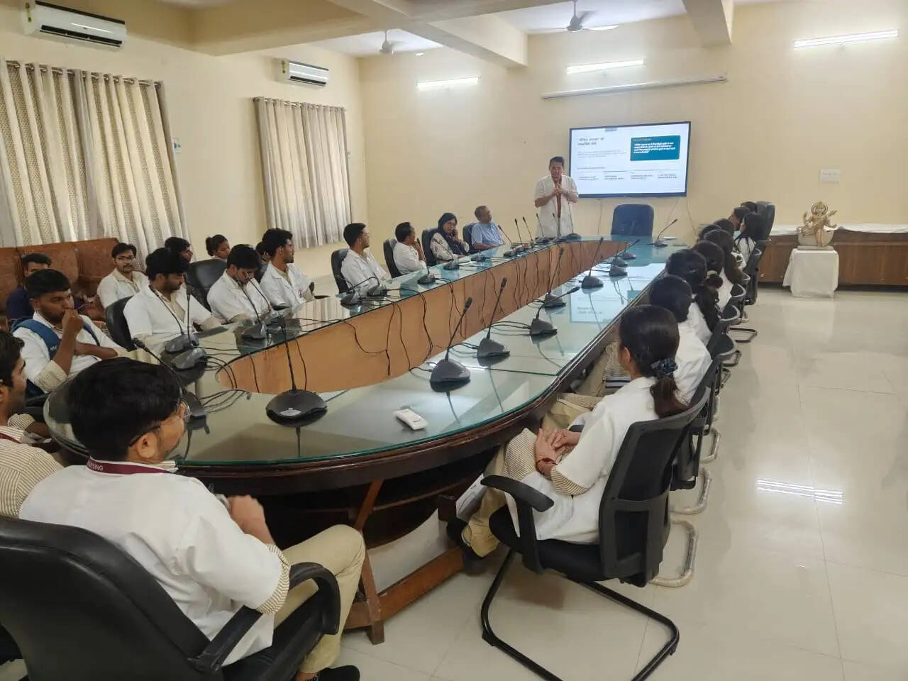 स्वर से समाधान&nbsp;: विश्व मानसिक स्वास्थ्य दिवस पर उत्तर पश्चिम रेलवे की अनूठी पहल