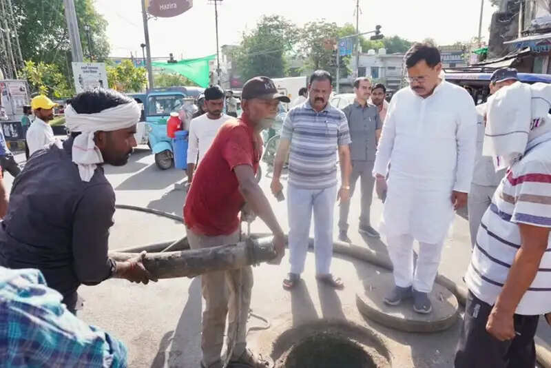 पानी की आपूर्ति और साफ-सफाई व्यवस्था में कोताही बर्दाश्त नहीं करेंगे: ऊर्जा मंत्री तोमर