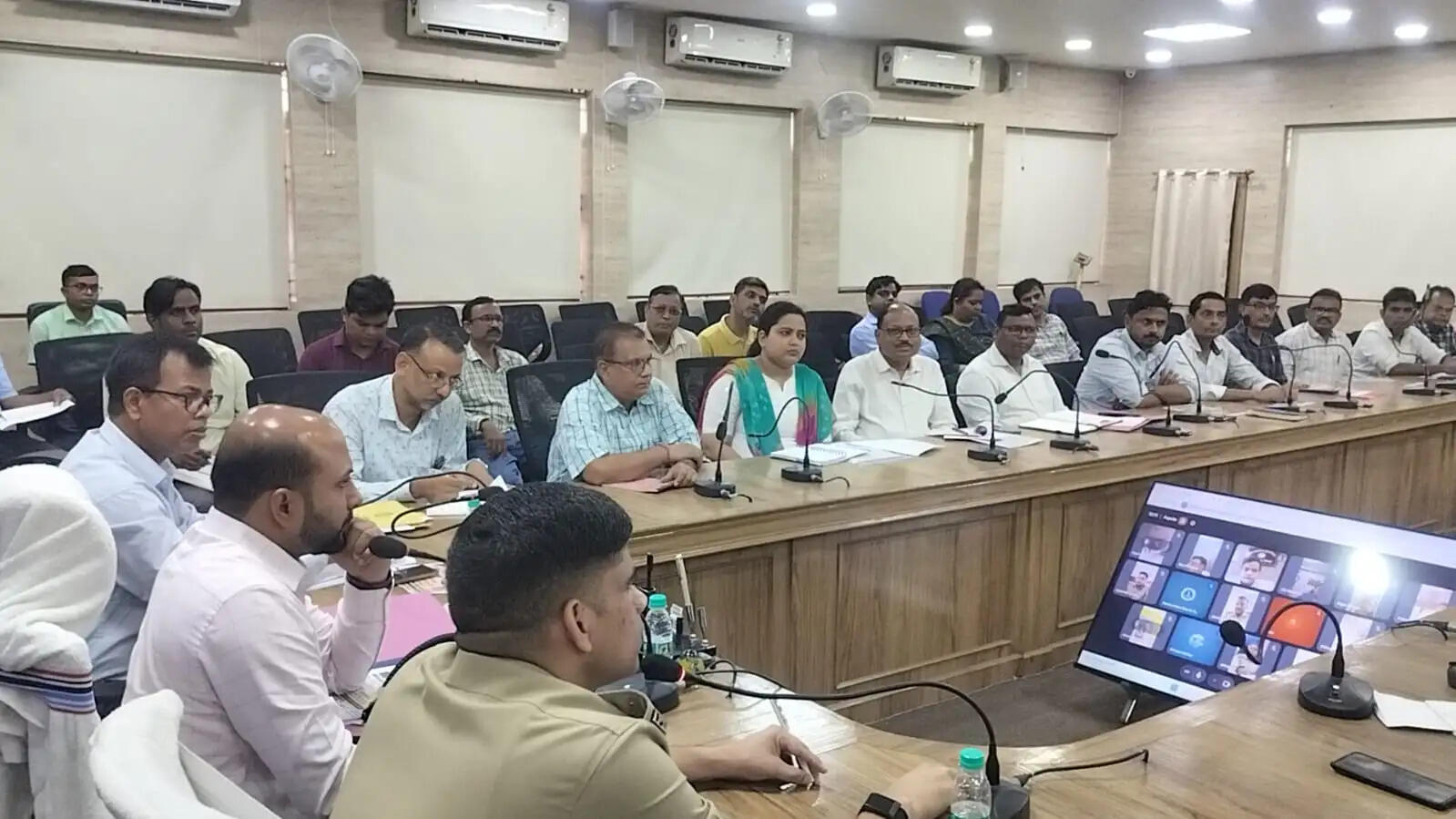 डीस ने सीओ और थाना प्रभारियों को उपलब्ध आपदा प्रबंधन उपकरणों की सूची सौंपने का दिया निर्देश