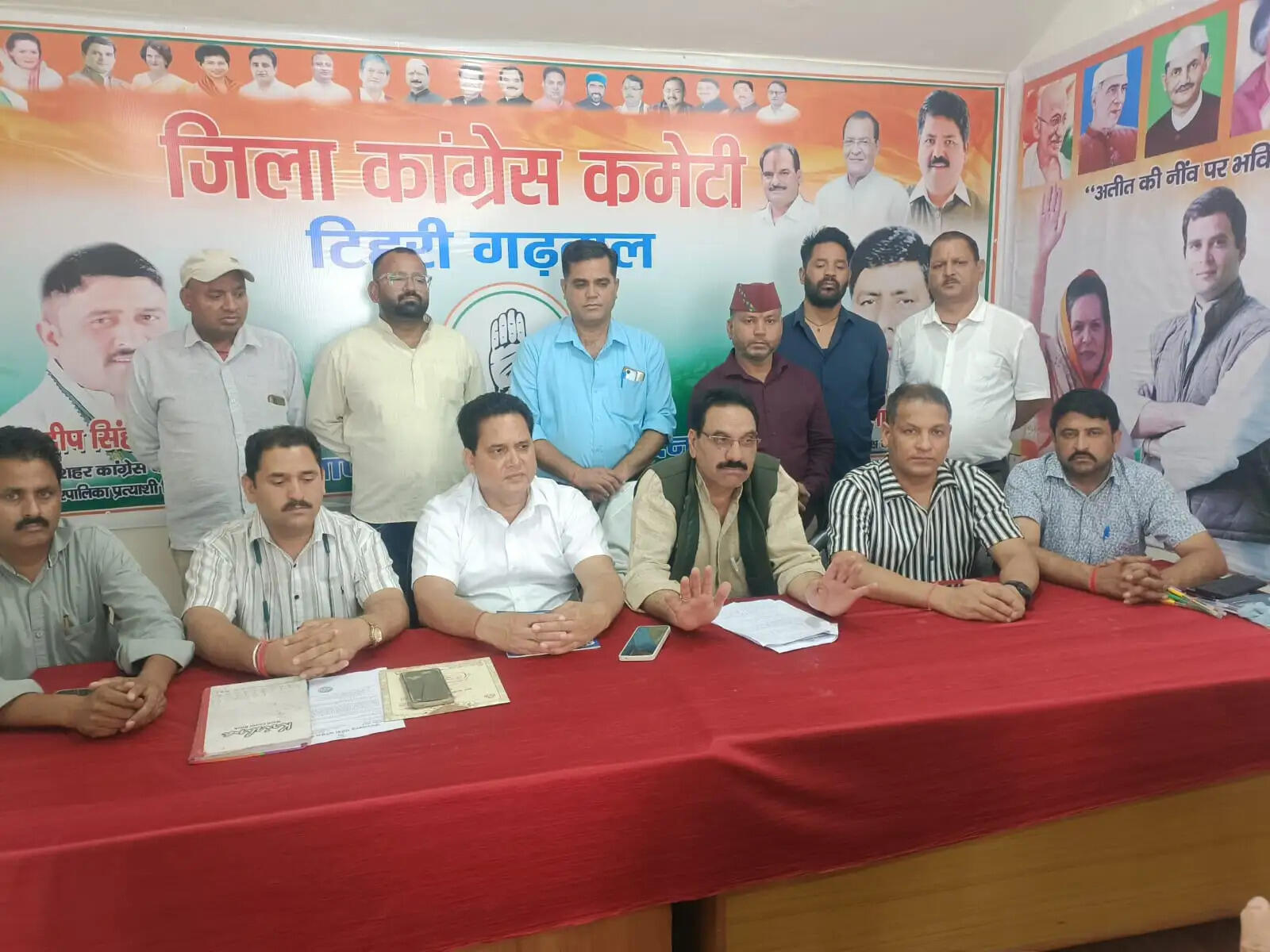 कांग्रेसियाें&nbsp;ने&nbsp;अंकिता&nbsp;भंडारी&nbsp;हत्याकांड&nbsp;में&nbsp;सीबीआई&nbsp;जांच&nbsp;पर&nbsp;उठाए&nbsp;सवाल