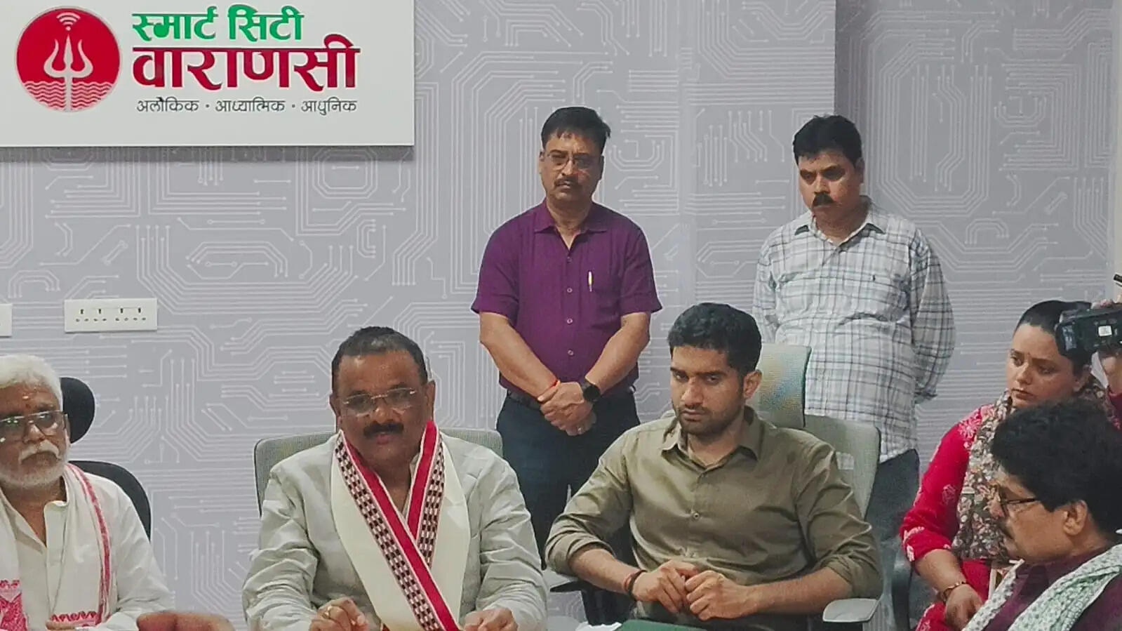 वाराणसी महापौर के कार्यकाल के तीन साल पूरे, उपलब्धियों का रिपोर्ट कार्ड पेश किया