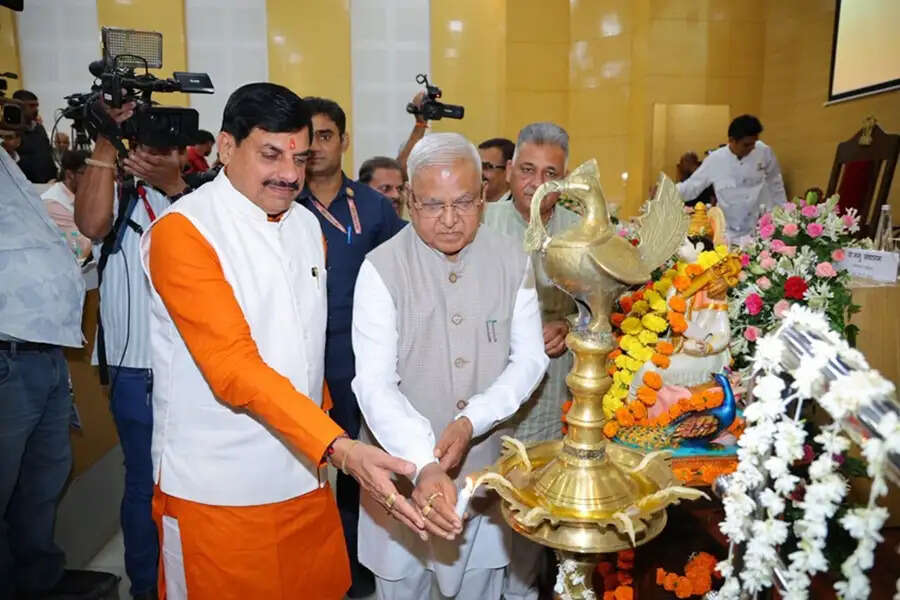 गुणवत्तापूर्ण और संस्कार आधारित शिक्षा राष्ट्र के विकास का आधार : राज्यपाल पटेल