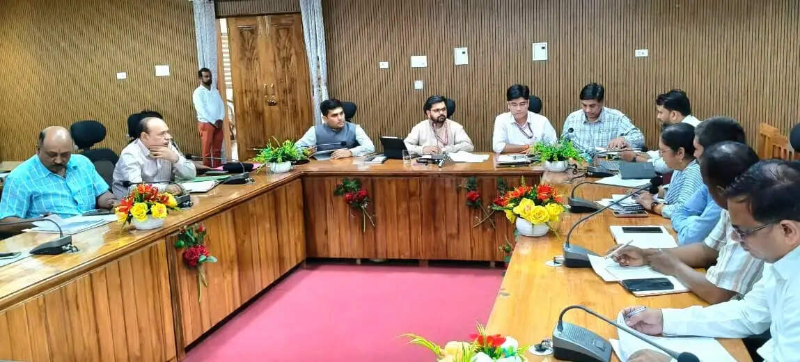 समाज कल्याण ने 73 व विद्युत विभाग ने 52 प्रतिशत शिकायतकर्ताओं से नहीं किया संपर्क