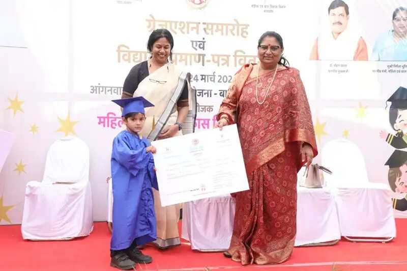 आंगनवाड़ी केन्द्र बच्चों के जीवन की सबसे महत्वपूर्ण प्रारंभिक पाठशाला : मंत्री भूरिया