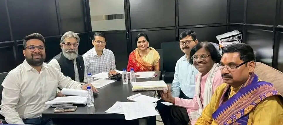 छत्तीसगढ़ में फिल्म निर्माण को मिलेगी नई दिशा, स्क्रिप्ट समिति गठन के लिए महत्वपूर्ण बैठक आयोजित