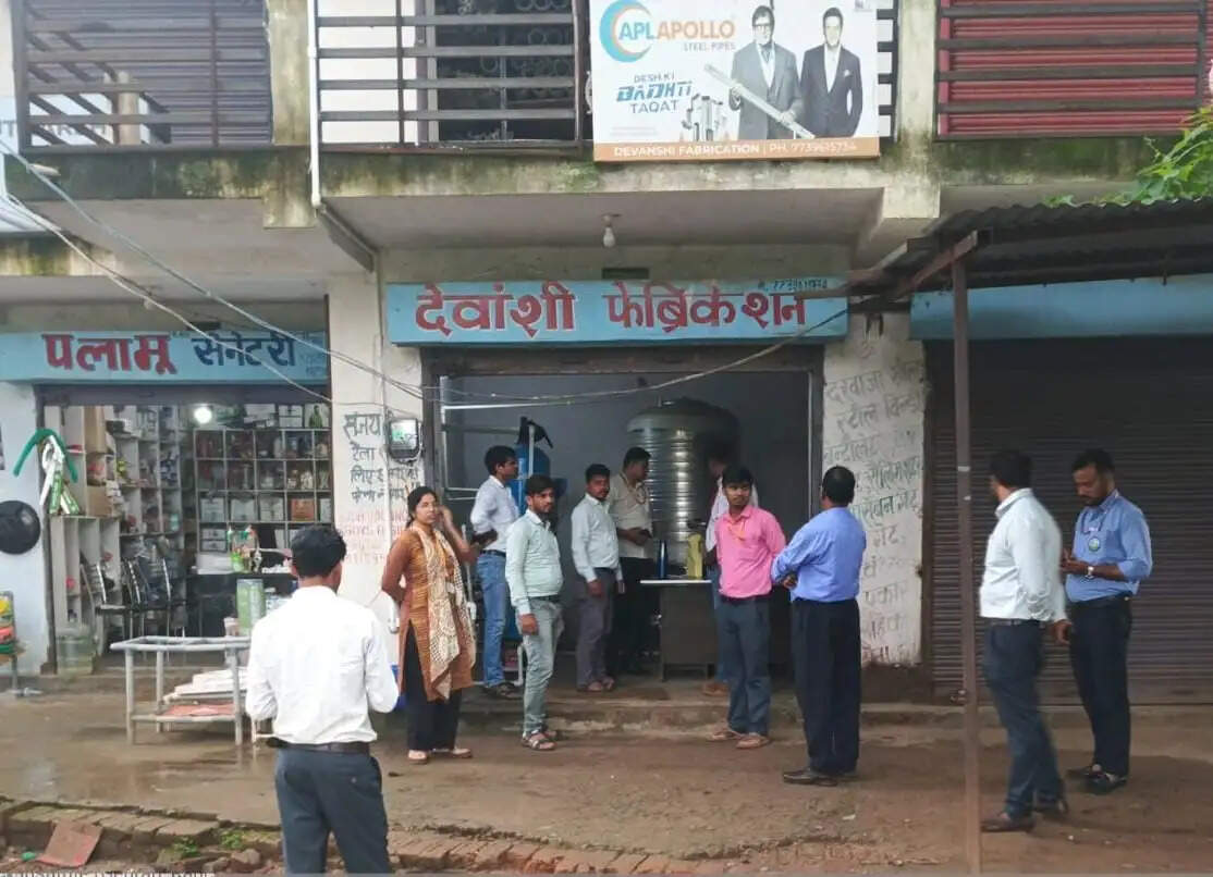 नगर निगम ने तीन आरओ प्लांट पर ठोका 1.50 लाख का जुर्माना