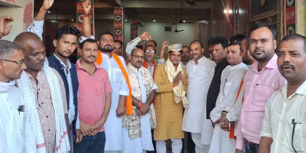 ‘लोकतंत्र बचाओ, अराजकता हटाओ’ अभियान गांव-गांव तक पहुंचाने का संकल्प