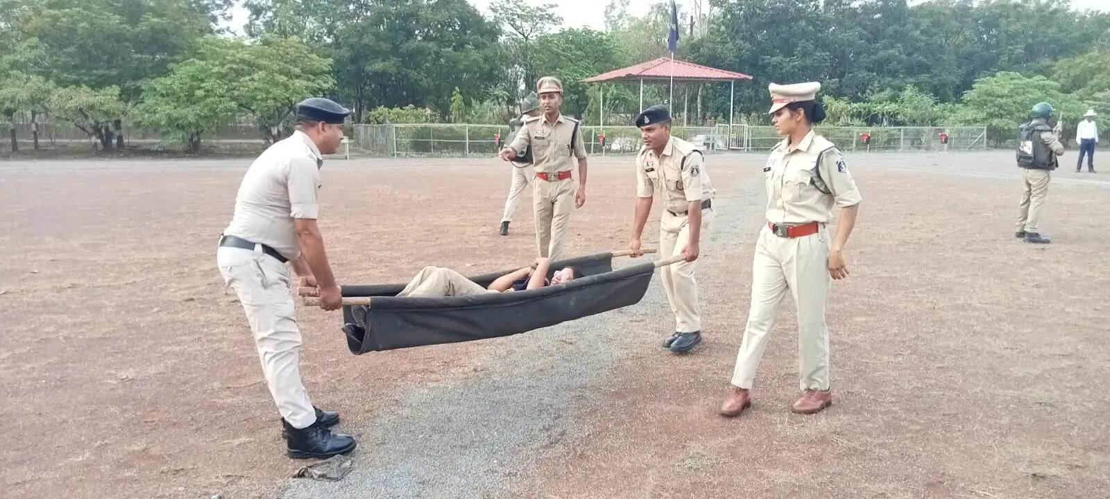 जांजगीर पुलिस ने किया बलवा ड्रिल का अभ्यास, भीड़ नियंत्रण और आपात स्थिति से निपटने जवानों को दिया प्रशिक्षण