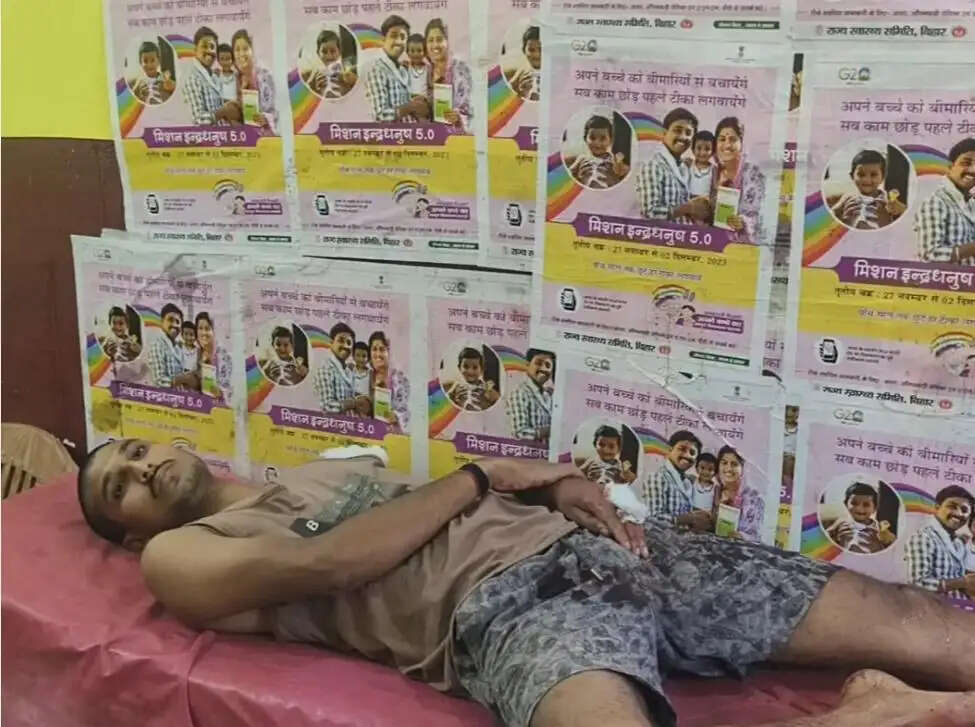 स्मैक पीने से मना करने पर युवक को मारी गोली, हाथ में फंसी गोली से घायल