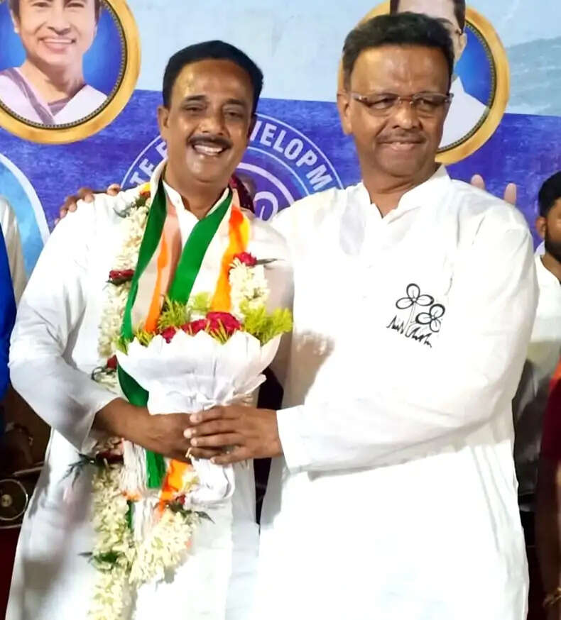 दिलीप घोष पर फिरहाद का तंज, ‘तृणमूल में आने की बात कही थी’