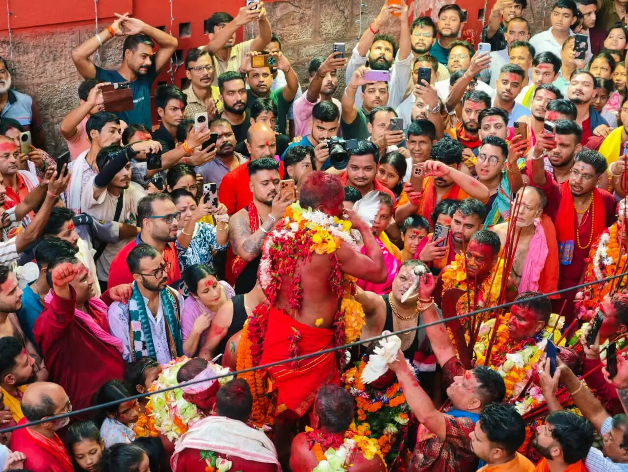 कामाख्या मंदिर में देवधानी उत्सव: मां मनसा पूजा के अवसर पर तीन दिवसीय भव्य आयोजन