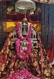कमला एकादशी पर मंदिरों में उमड़ा श्रद्धा का सैलाब: 1100 किलो आम की झांकी और जलविहार बने आकर्षण