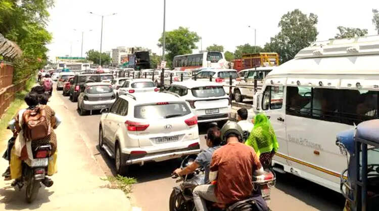 सोमवती अमावस्या स्नान से पहले हरिद्वार में उमड़ा श्रद्धालुओं का सैलाब