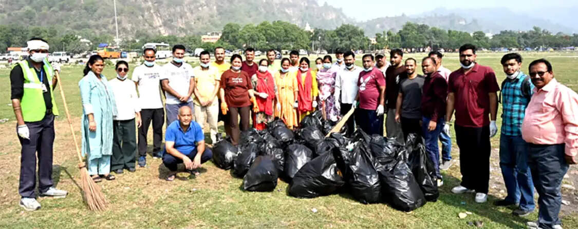 हरिद्वार में चला विशेष स्वच्छता अभियान, पंतद्वीप मैदान से हटाया गया कचरा