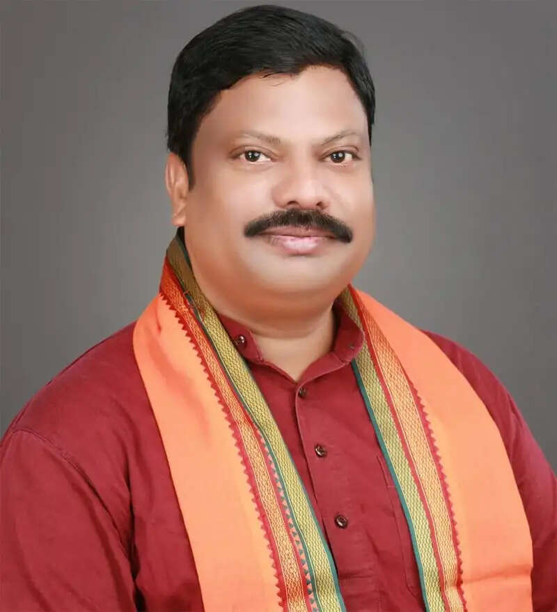 भूपेश सरकार के&nbsp;कार्यकाल में आदिवासियों का 32 फीसदी आरक्षण छीनने का प्रयास किया : विकास मरकाम