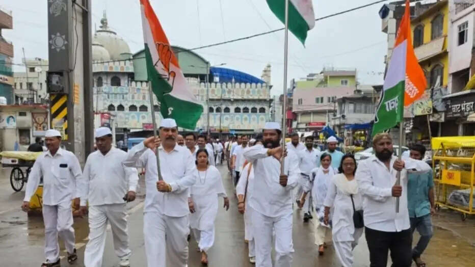 सागरः भारतीय युवा कांग्रेस के 66वें स्थापना दिवस पर निकला भव्य तिरंगा मार्च, लिया जन-सेवा का संकल्प