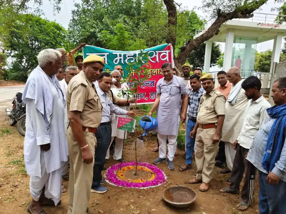आने वाली पीढ़ियों के सुरक्षित भविष्य का संकल्प है पौधरोपण - विधायक