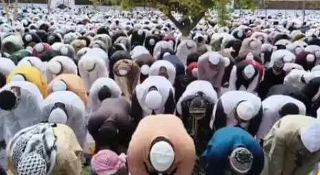 ईद-उल-फितर पर प्रयागराज शहर में दिखा आस्था, उत्साह और भाईचारे का नजारा