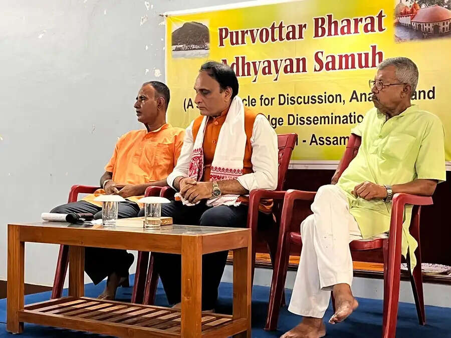 संघ कभी सूर्यास्त नहीं देखता, सदैव चिरयुवा रहता है : प्रो. राकेश सिन्हा