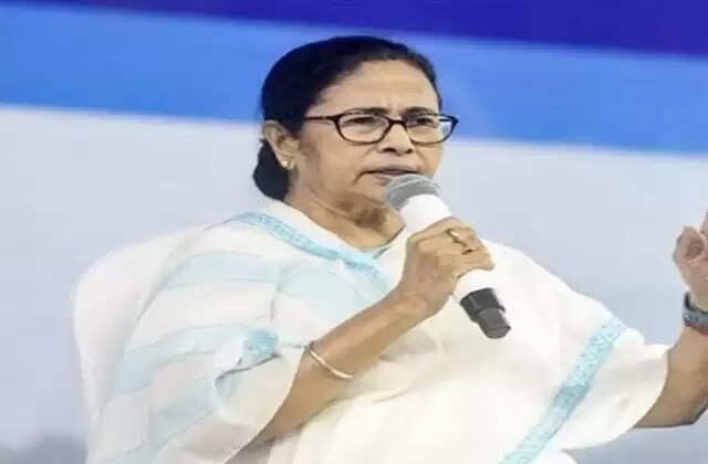 ममता बनर्जी ने महापुरुषों को किया याद