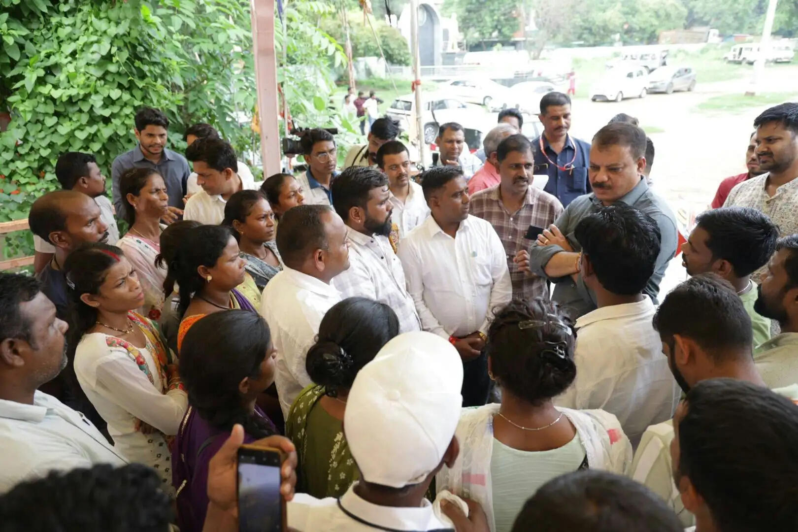 भोपाल में&nbsp;पेसा मोबिलाइजर्स के धरने को उमंग सिंघार का समर्थन,&nbsp;कहा- सरकार के पास उनकी बात सुनने&nbsp;का समय नहीं