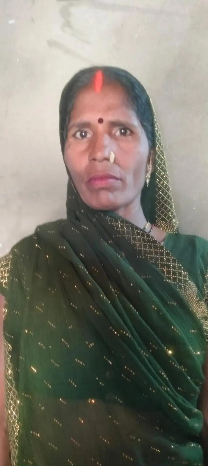 खेत में लगे तार में फैले करंट की चपेट में आने से महिला की मौत, परिजनों और ग्रामीणों ने किया हंगामा