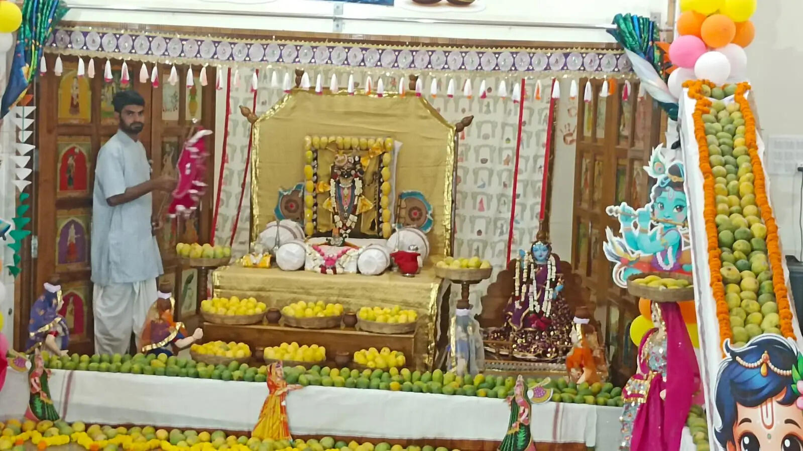 551 किलो आमों से सजा गोवर्धन नाथ हवेली मंदिर, पुरुषोत्तम मास महोत्सव की छटा बिखरी