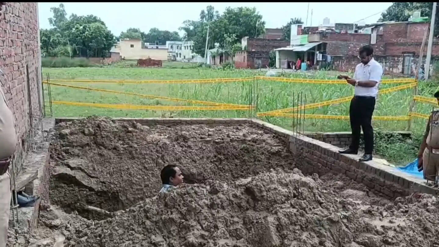 अमेठी पहुंची पुरातत्व विभाग की टीम, 29 तांबे के गोलों को बताया 80 साल पुराना तोप का गोला