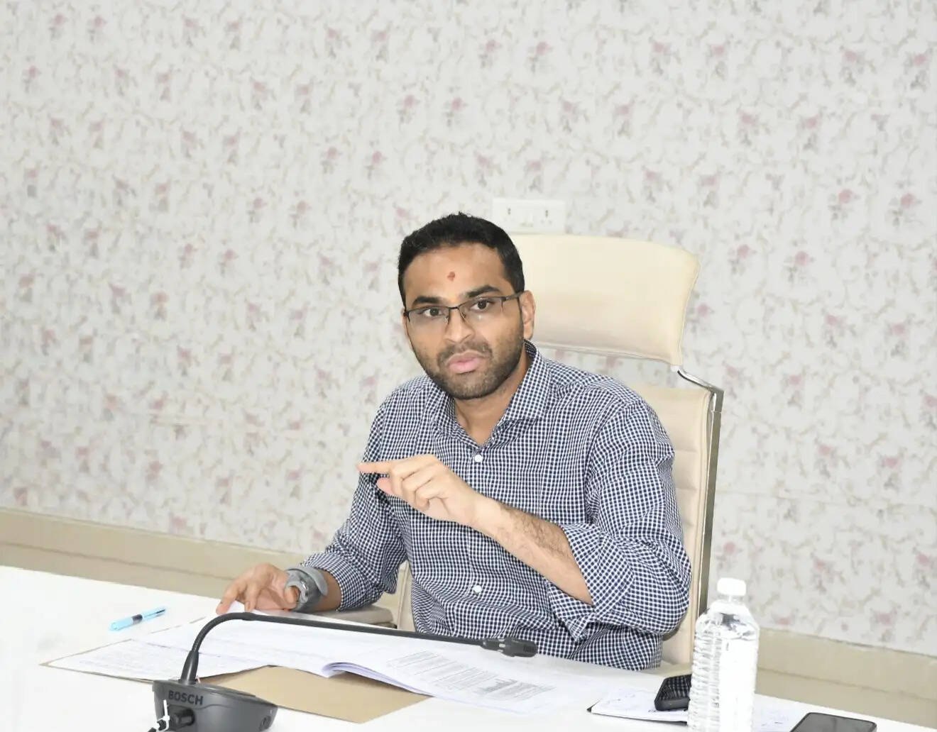 देवरिया में 16 करोड़ के निर्माणाधीन पुल में खामियां, जिलाधिकारी ने दिए जांच के आदेश